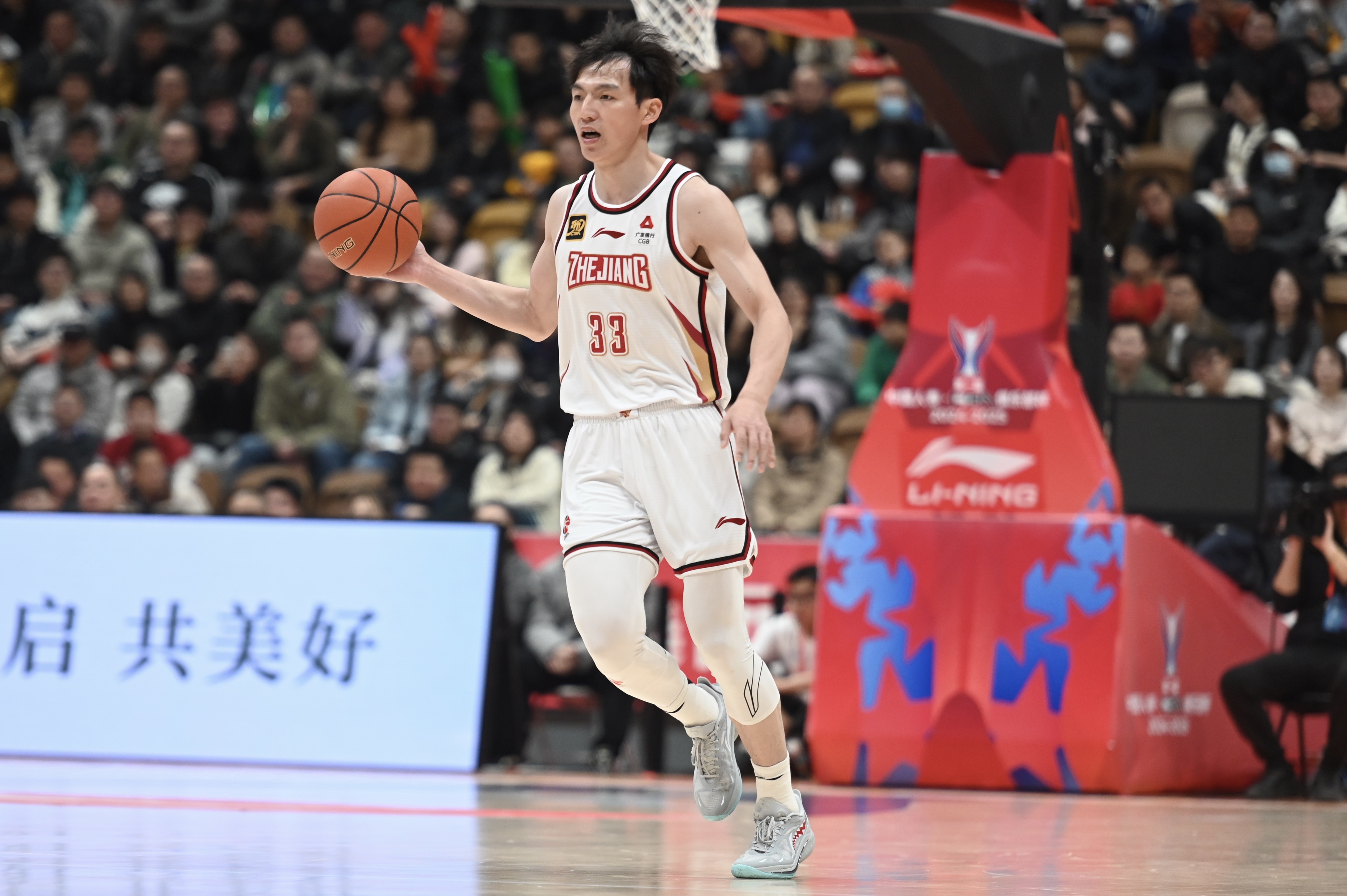 雙槍表現(xiàn)不錯(cuò)！吳前和陸文博均9中5&三分合計(jì)15中7合砍30分